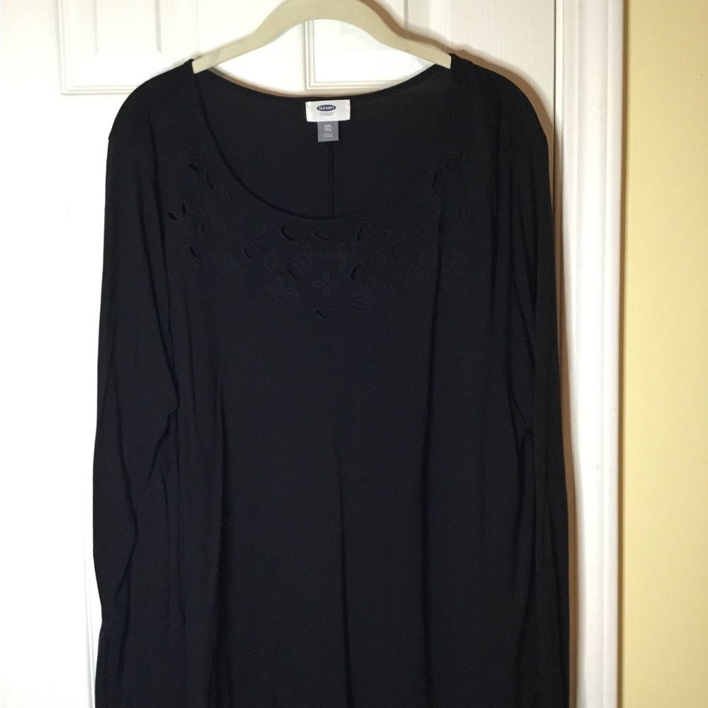 3/$20 Old Navy Women’s Long Sleeve Cutout Shirt